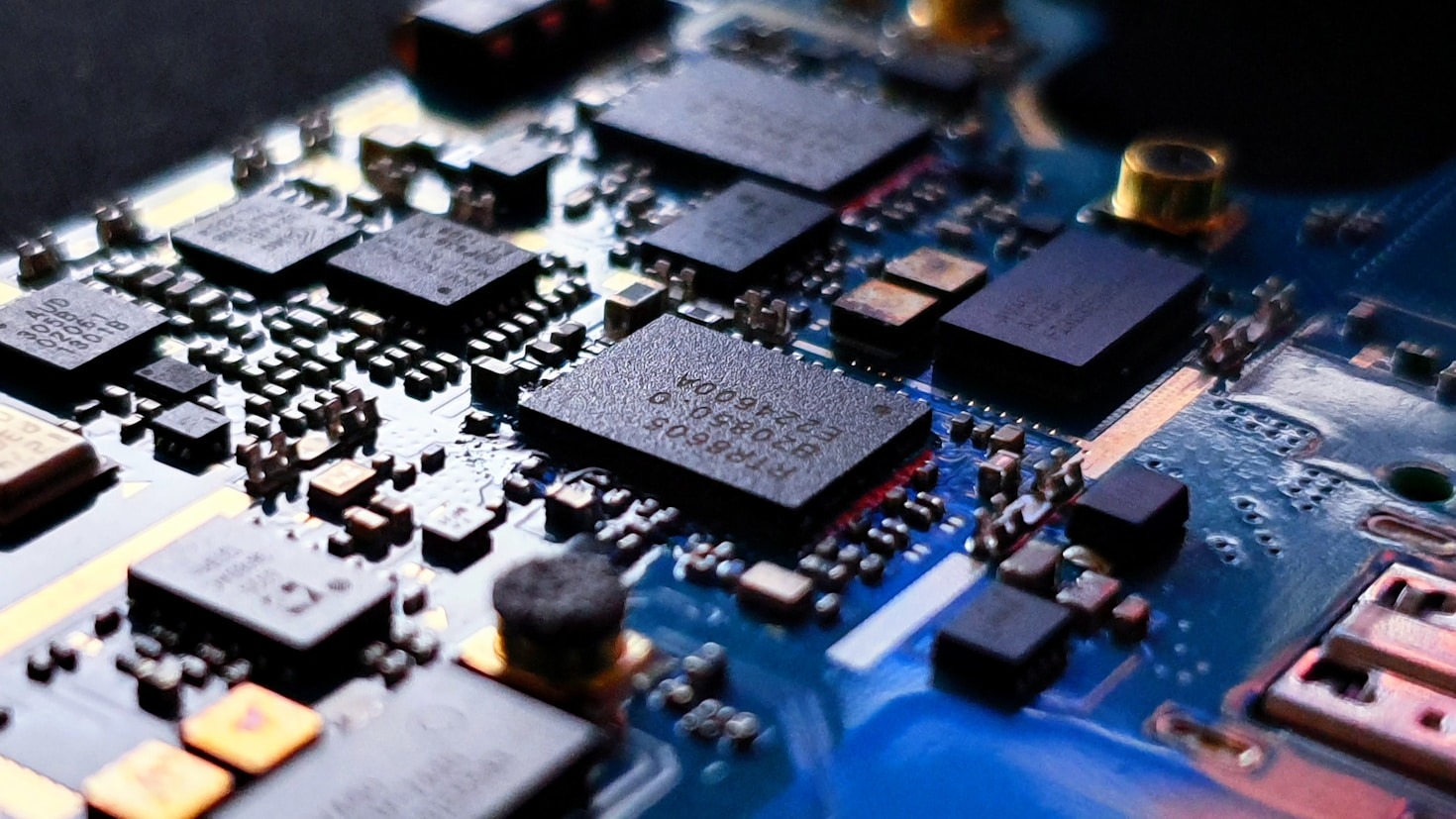 Components electrònics: aprèn, crea i innova